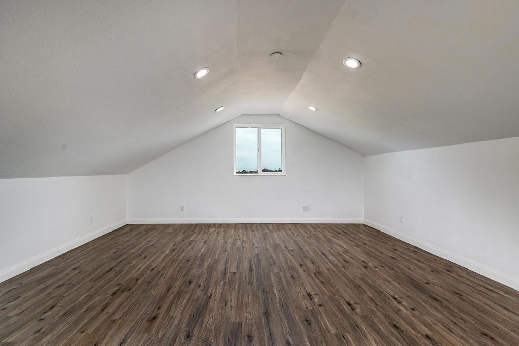5523 Tom Mix Rd, Pioneertown, CA 92268