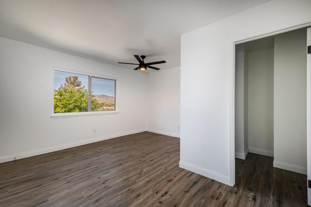 5523 Tom Mix Rd, Pioneertown, CA 92268