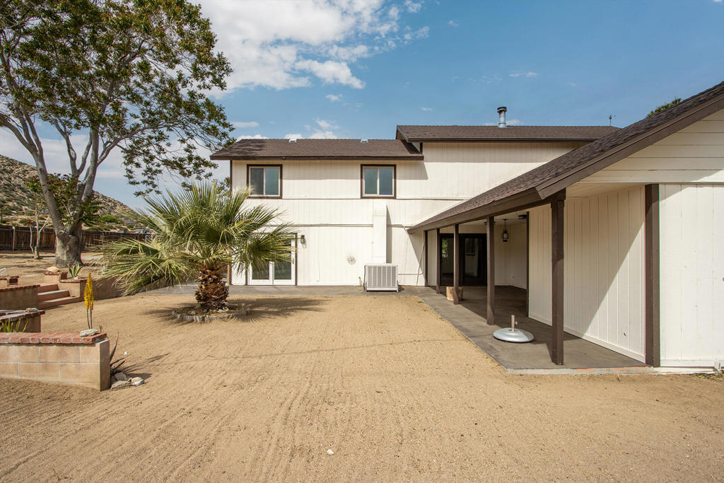 5523 Tom Mix Rd, Pioneertown, CA 92268