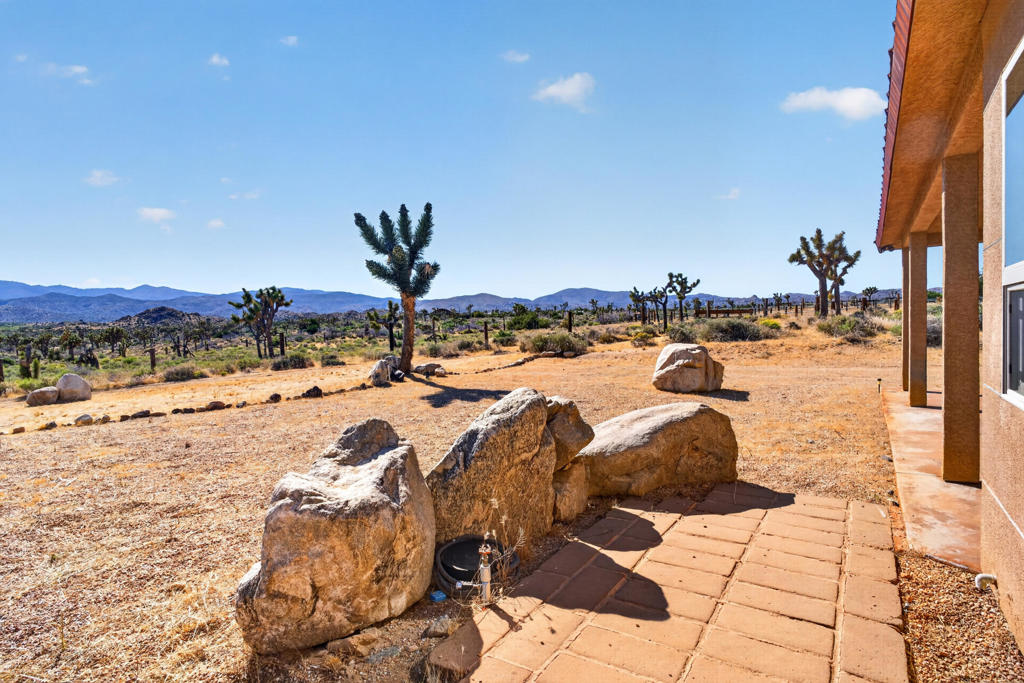 53105 Chia Trl, Pioneertown, CA 92268