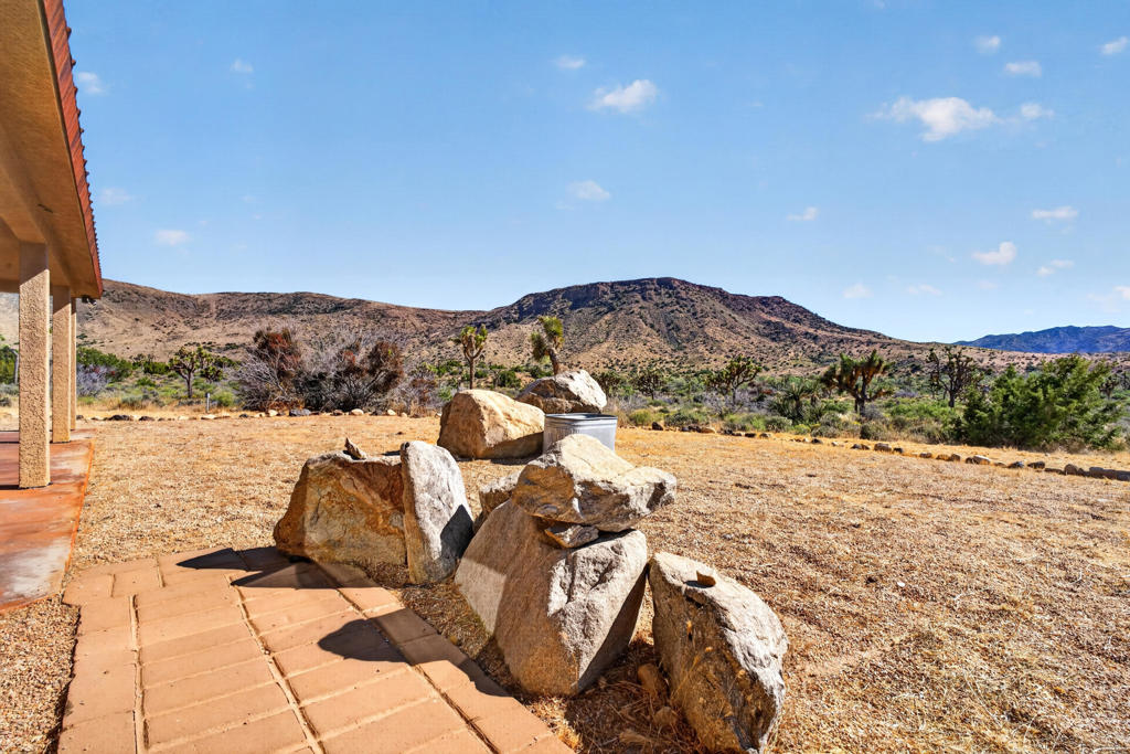 53105 Chia Trl, Pioneertown, CA 92268