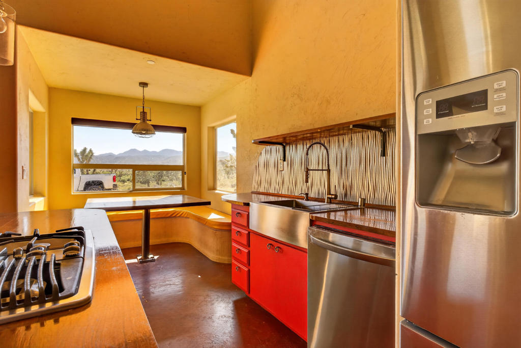 53105 Chia Trl, Pioneertown, CA 92268
