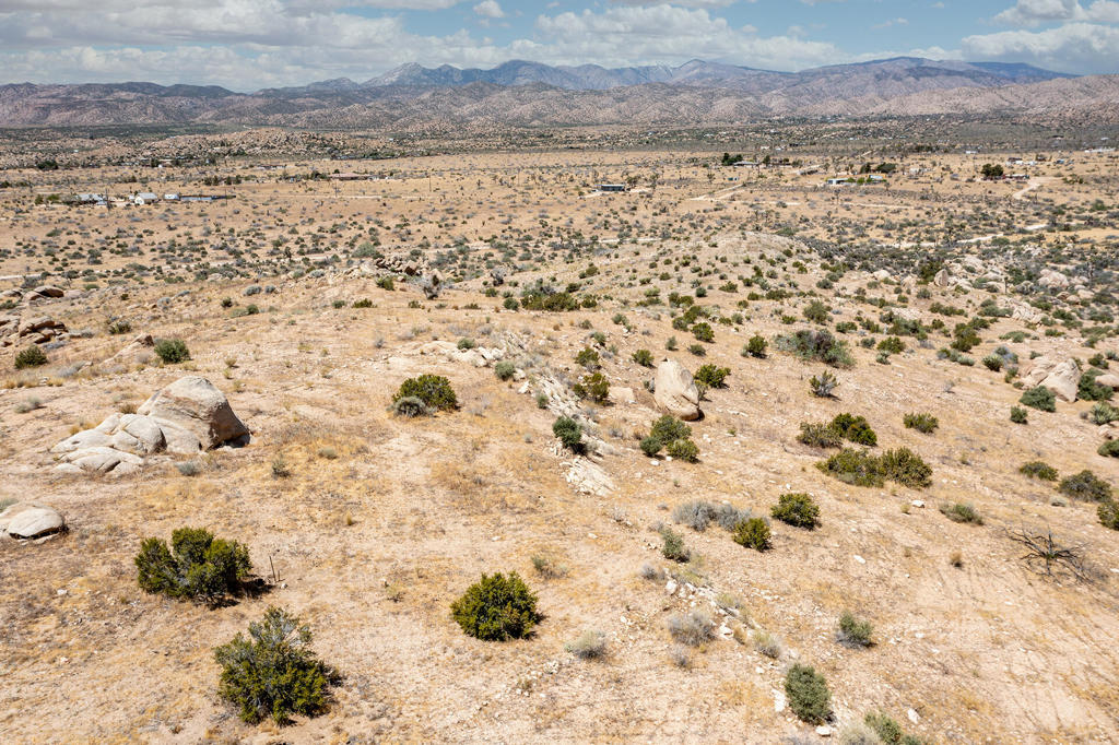 53102 Geronimo Trl, Pioneertown, CA 92268
