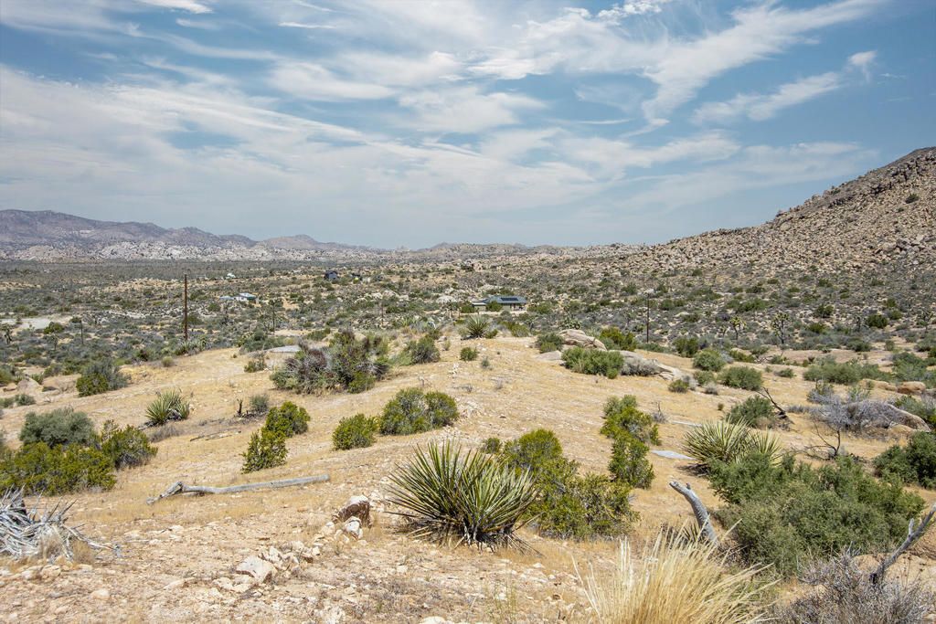 53102 Geronimo Trl, Pioneertown, CA 92268