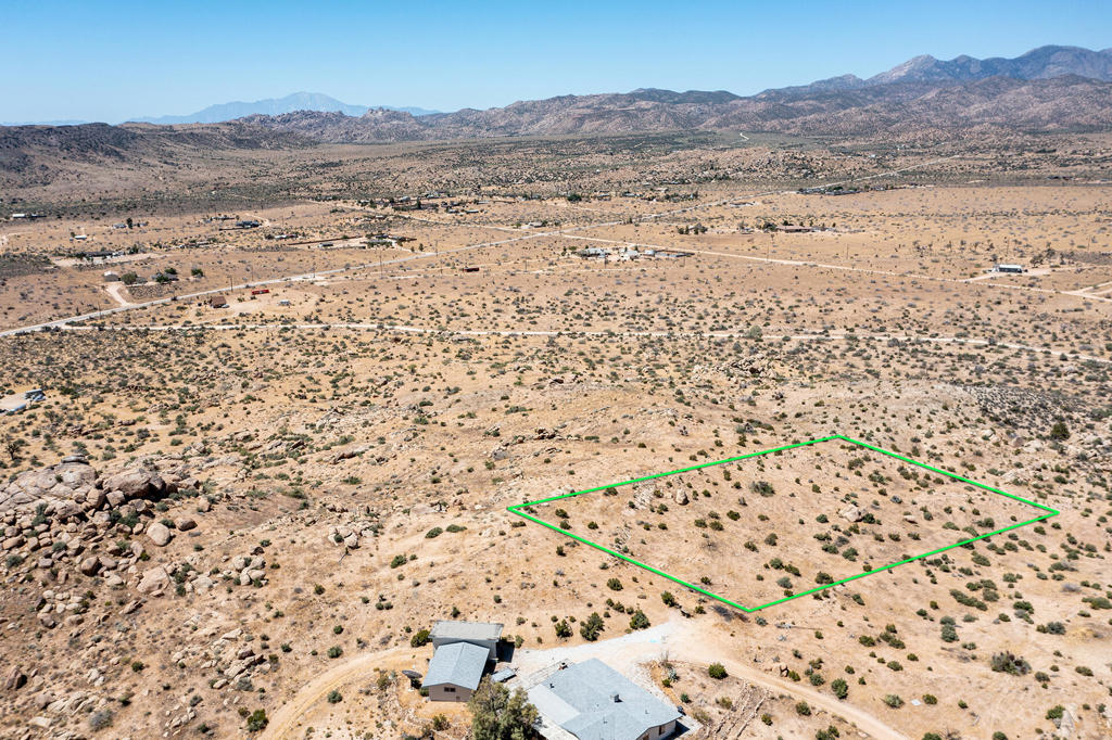 53102 Geronimo Trl, Pioneertown, CA 92268