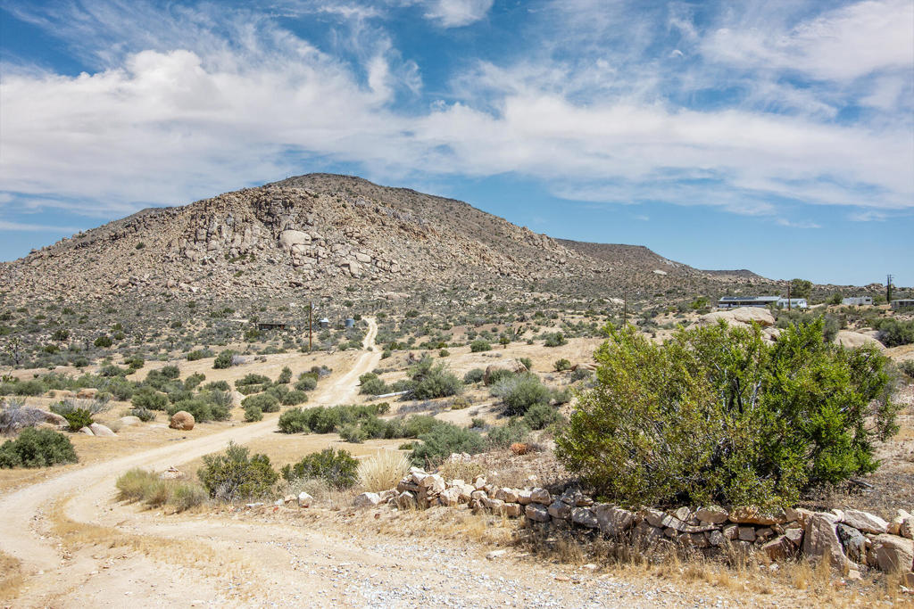 53102 Geronimo Trl, Pioneertown, CA 92268