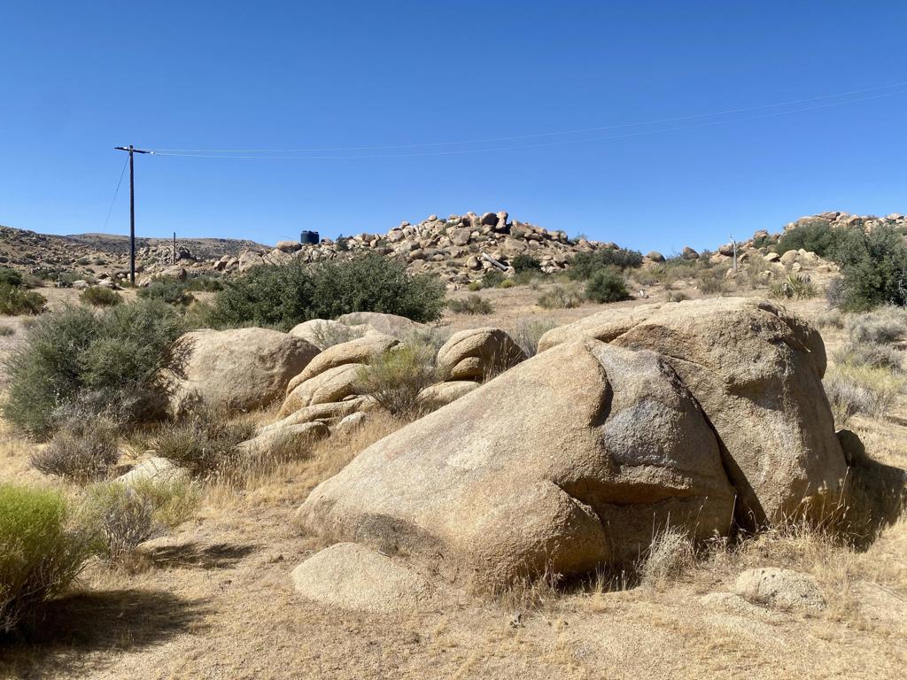 108 Riverside Dr, Pioneertown, CA 92268