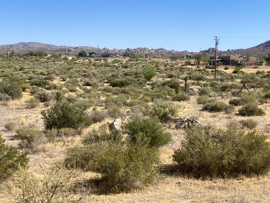 108 Riverside Dr, Pioneertown, CA 92268