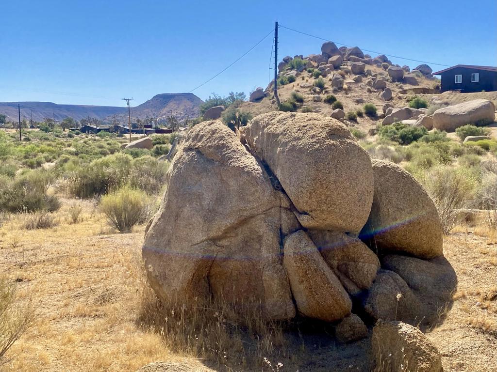 108 Riverside Dr, Pioneertown, CA 92268