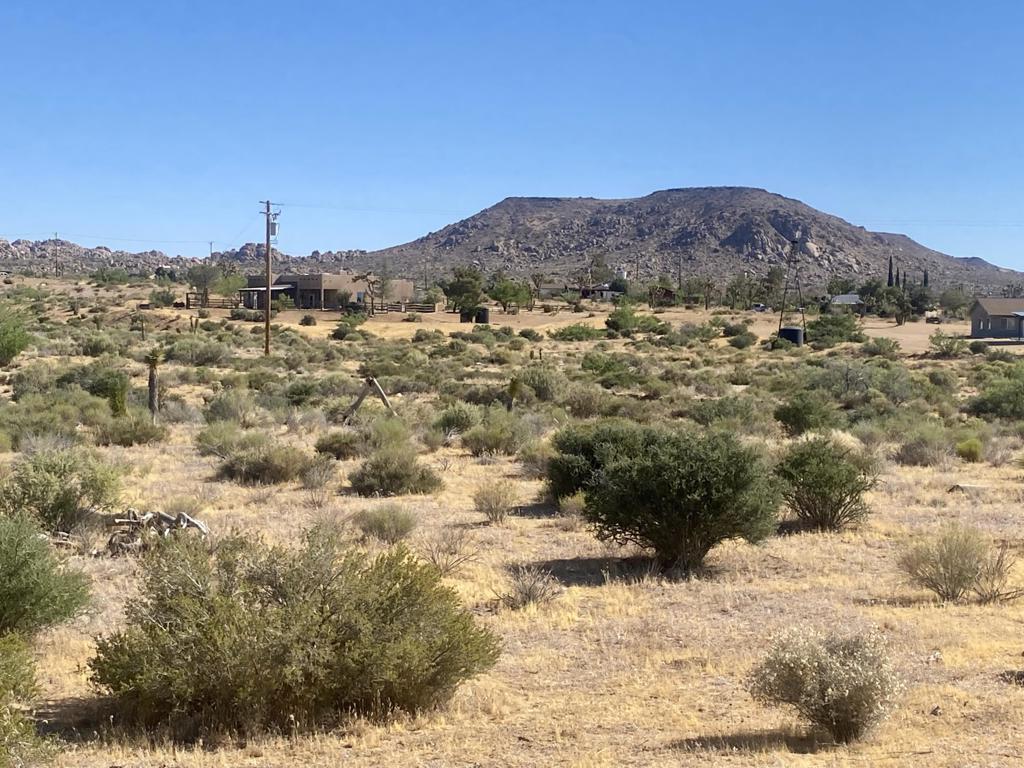 108 Riverside Dr, Pioneertown, CA 92268
