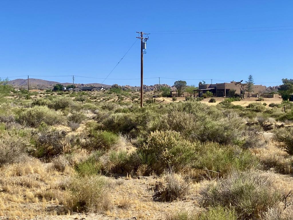 108 Riverside Dr, Pioneertown, CA 92268