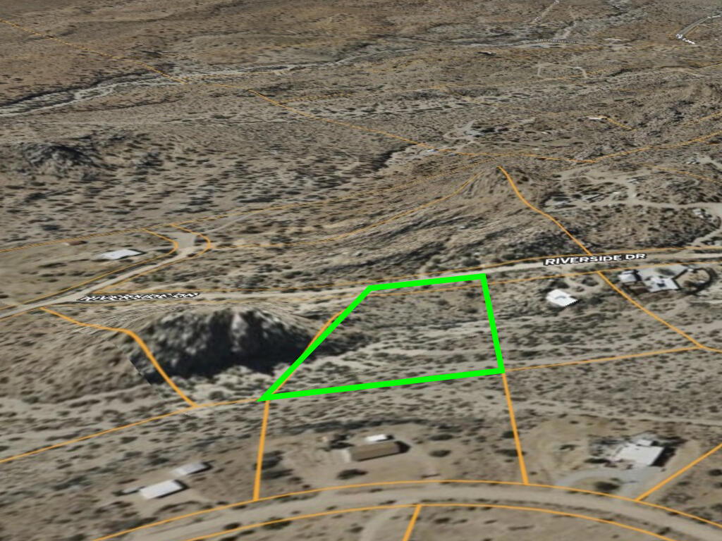 108 Riverside Dr, Pioneertown, CA 92268