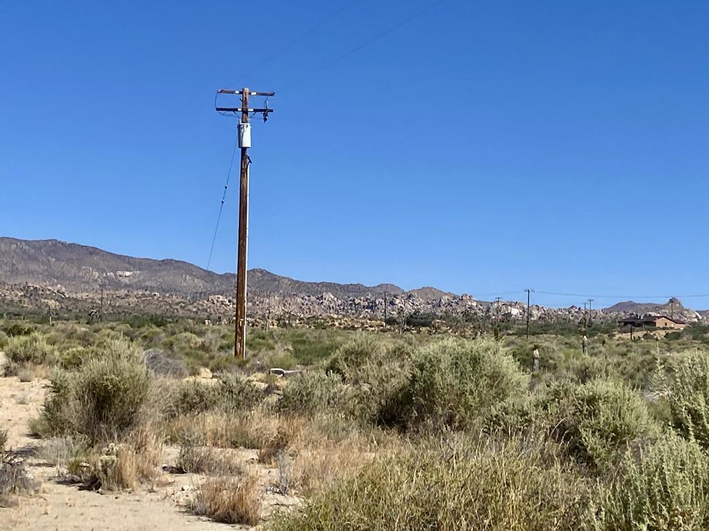 108 Riverside Dr, Pioneertown, CA 92268