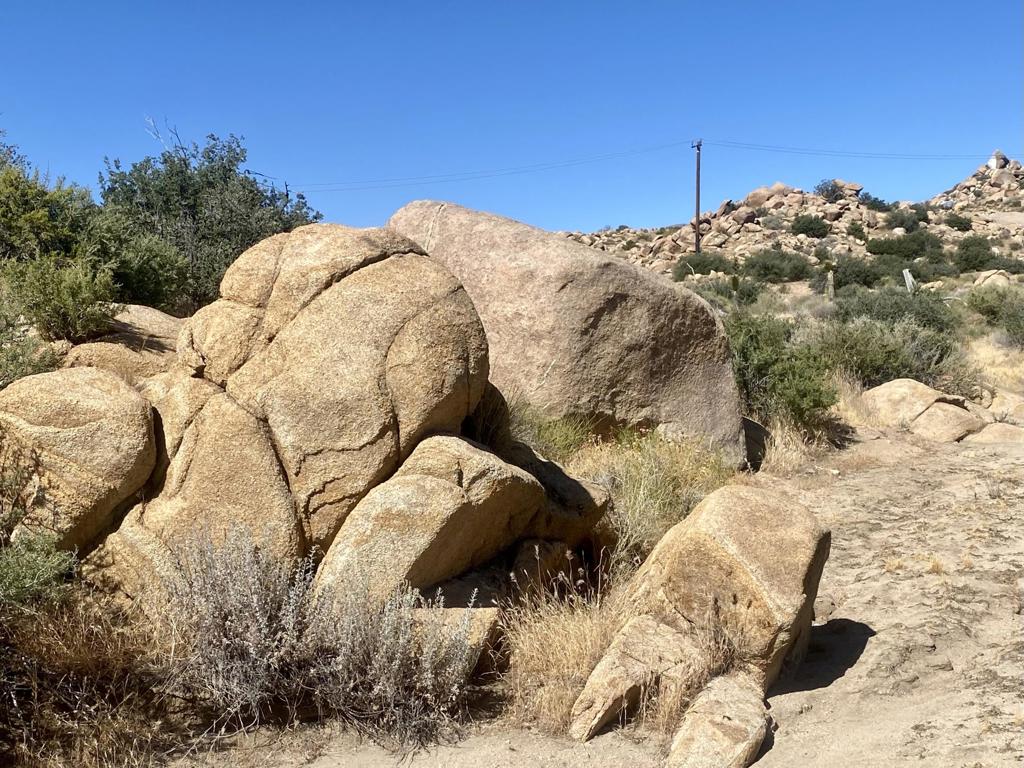 108 Riverside Dr, Pioneertown, CA 92268