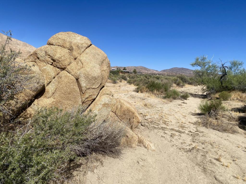 108 Riverside Dr, Pioneertown, CA 92268
