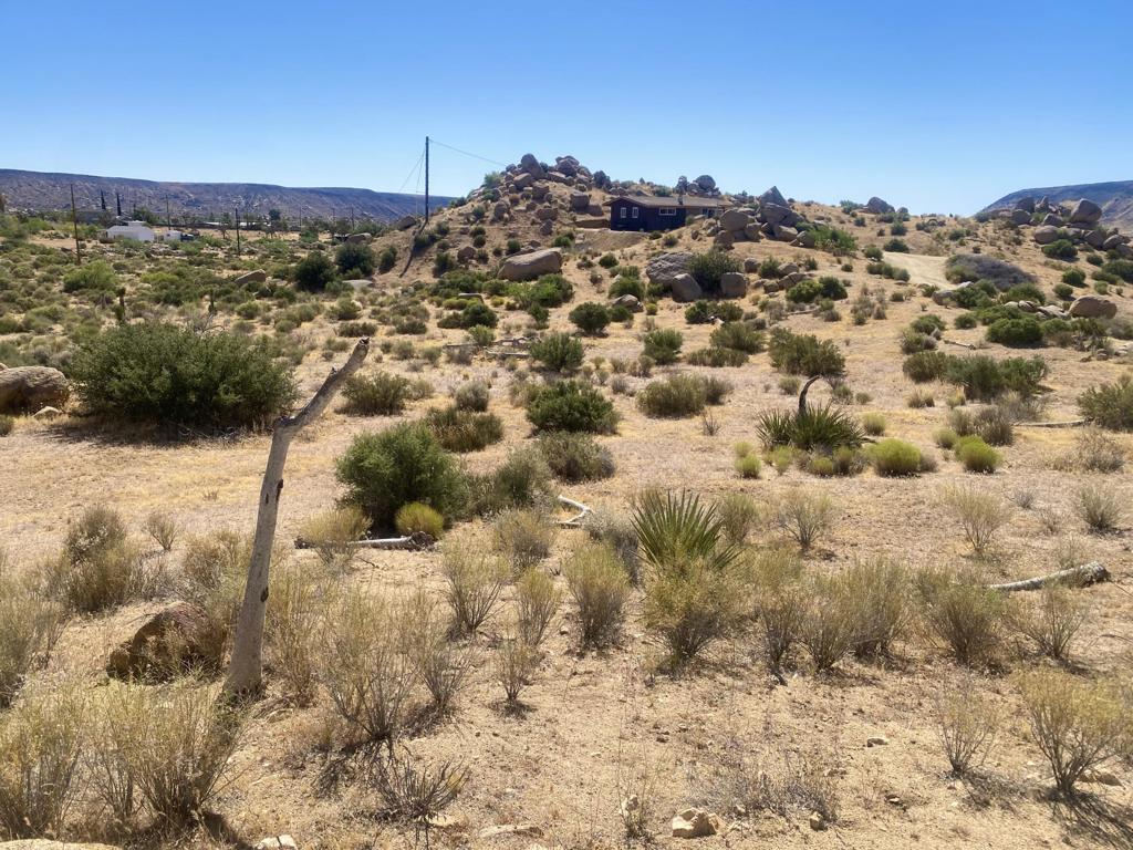 108 Riverside Dr, Pioneertown, CA 92268