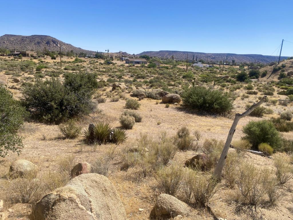 108 Riverside Dr, Pioneertown, CA 92268