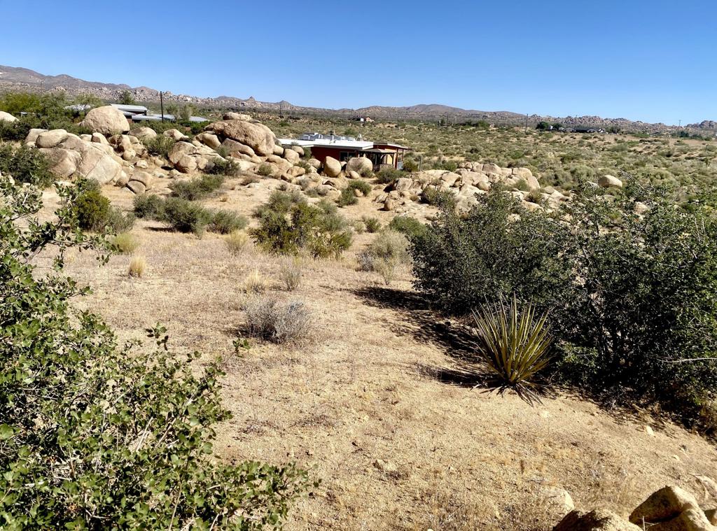 108 Riverside Dr, Pioneertown, CA 92268