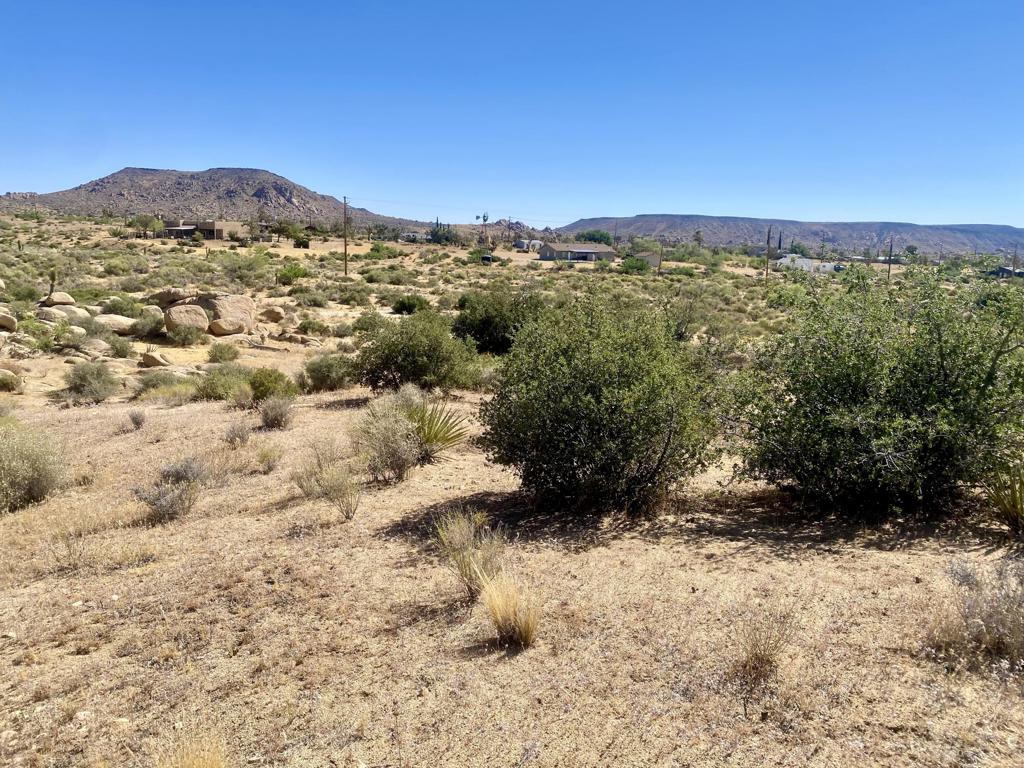108 Riverside Dr, Pioneertown, CA 92268