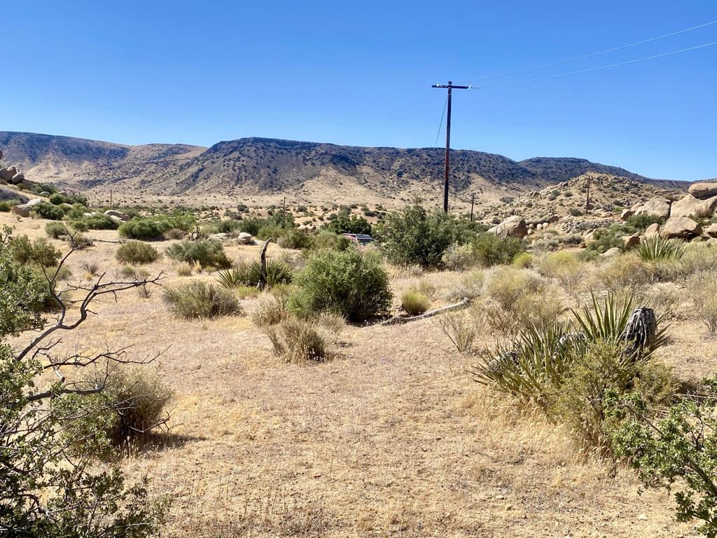 108 Riverside Dr, Pioneertown, CA 92268