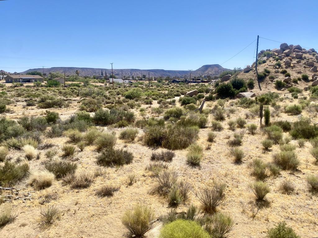 108 Riverside Dr, Pioneertown, CA 92268