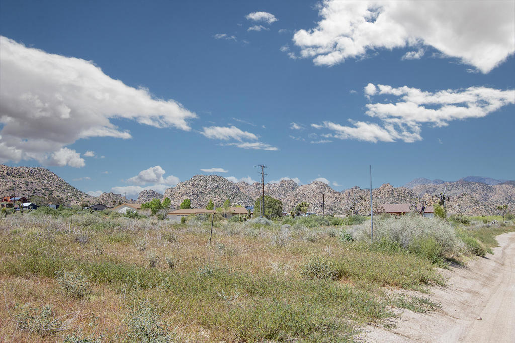 129 Annie Oakley, Pioneertown, CA 92268