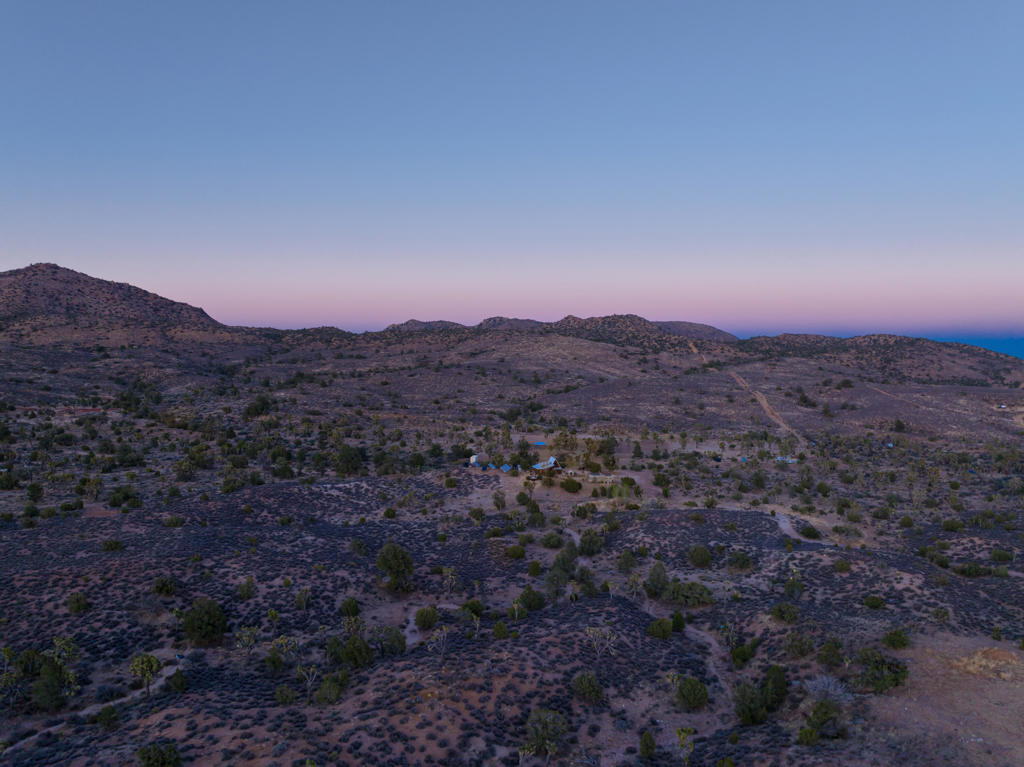 1102 Burlington Rd, Pioneertown, CA 92268