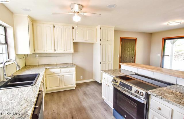 13300 Lone Bend Rd, Jamestown, CA 95327