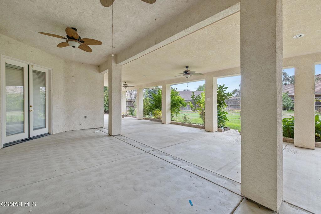 1185 E Ramblewood Dr, Dinuba, CA 93618