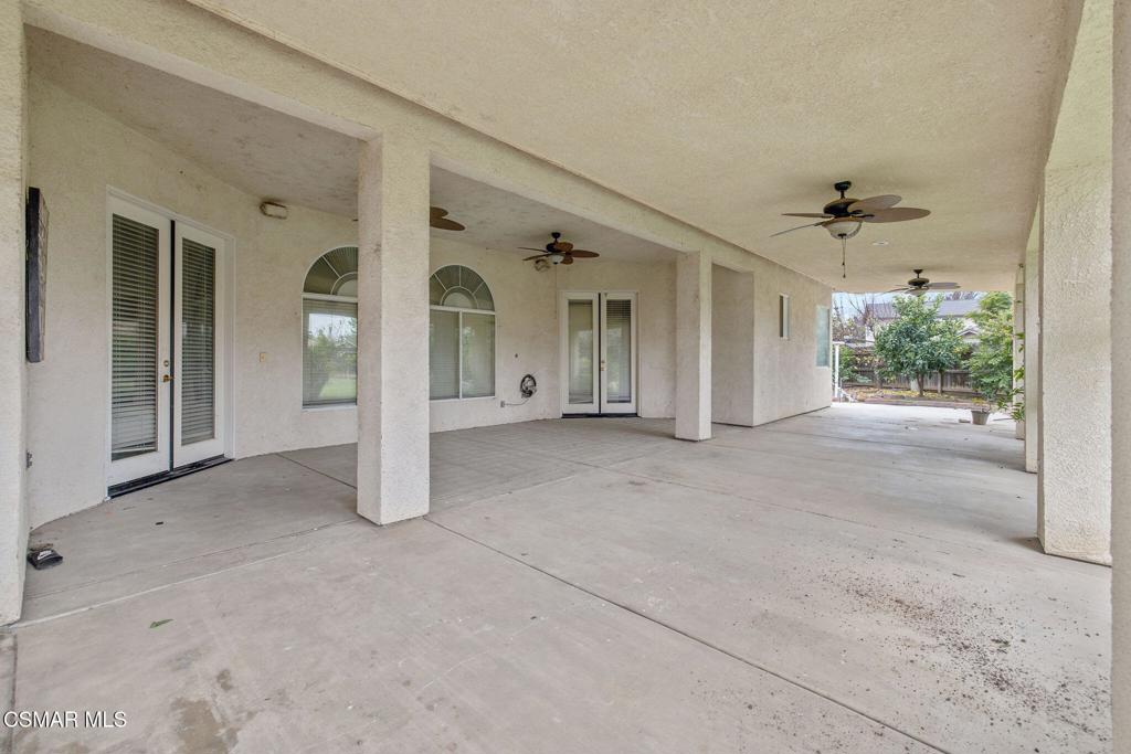 1185 E Ramblewood Dr, Dinuba, CA 93618