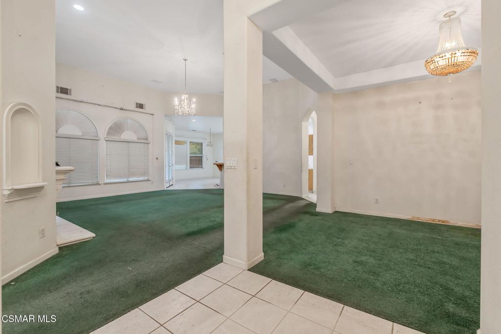 1185 E Ramblewood Dr, Dinuba, CA 93618