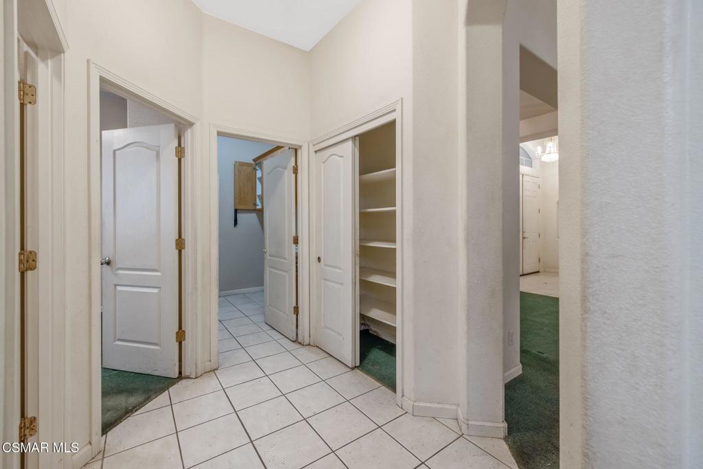 1185 E Ramblewood Dr, Dinuba, CA 93618