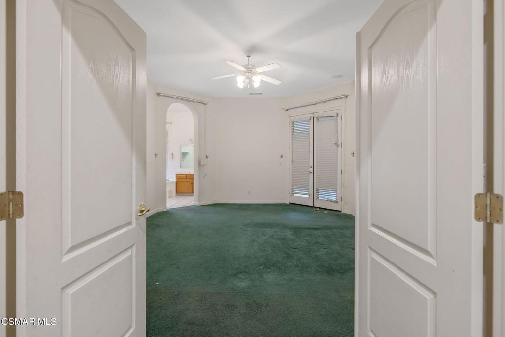 1185 E Ramblewood Dr, Dinuba, CA 93618