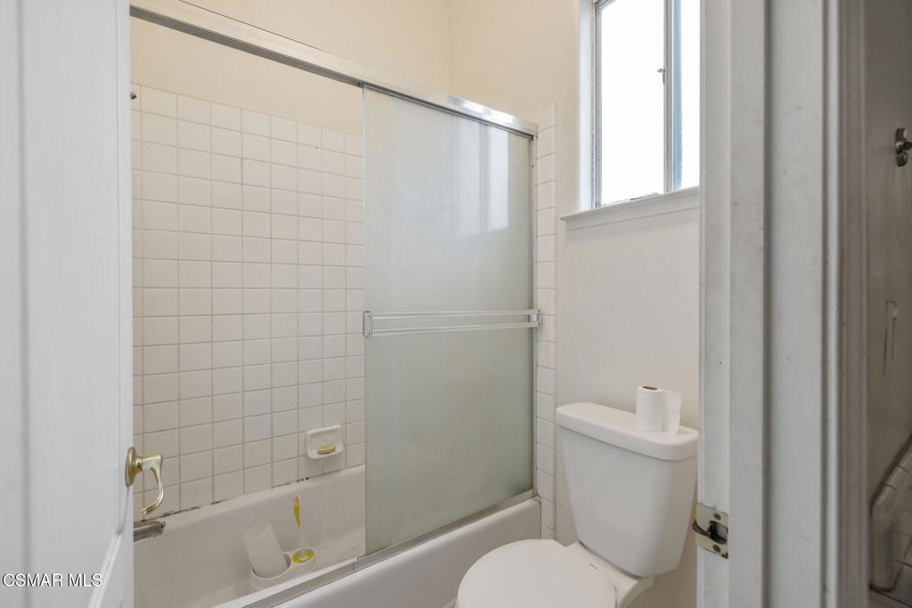 1185 E Ramblewood Dr, Dinuba, CA 93618