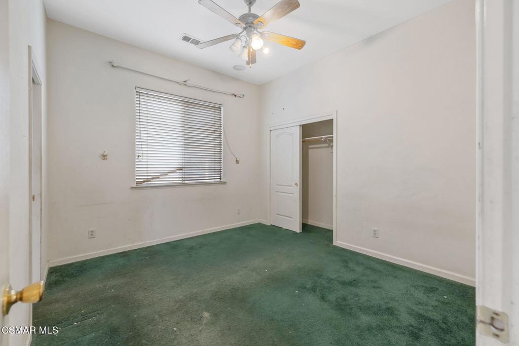 1185 E Ramblewood Dr, Dinuba, CA 93618