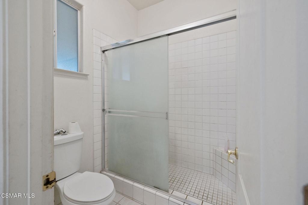 1185 E Ramblewood Dr, Dinuba, CA 93618