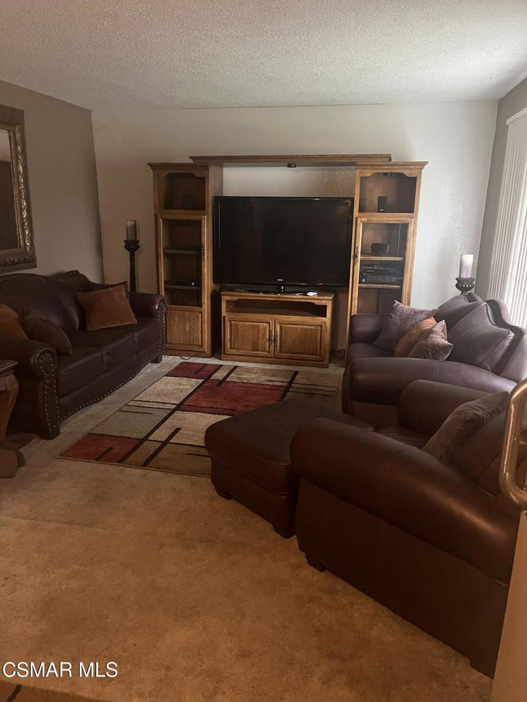 104 Sassafras Dr, Madera, CA 93637