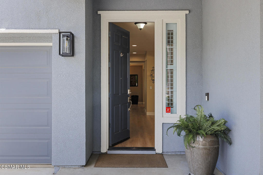 220 Abelia Ln, Patterson, CA 95363