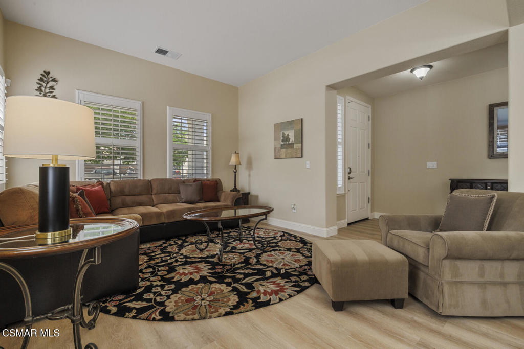 220 Abelia Ln, Patterson, CA 95363