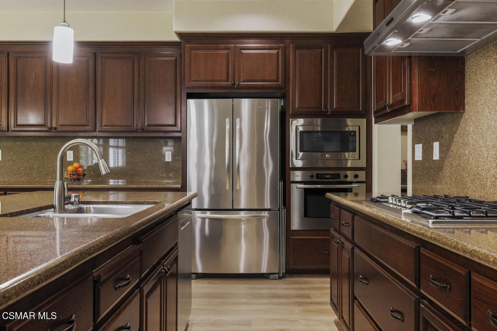 220 Abelia Ln, Patterson, CA 95363