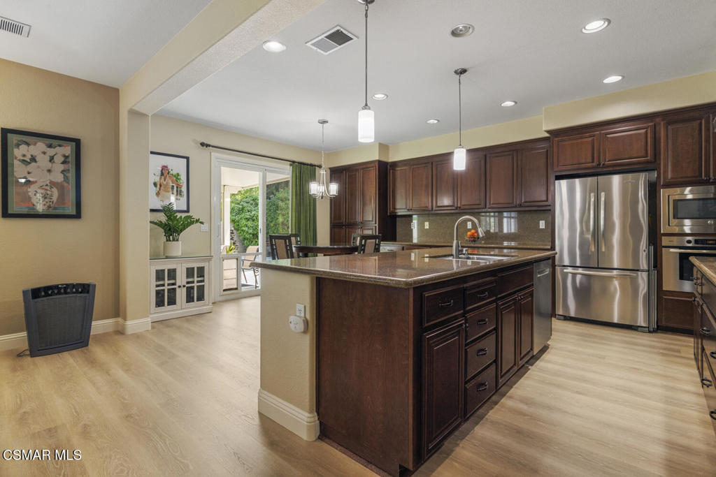 220 Abelia Ln, Patterson, CA 95363