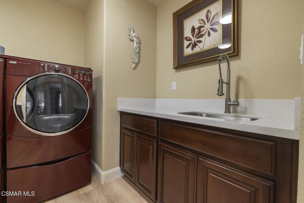 220 Abelia Ln, Patterson, CA 95363