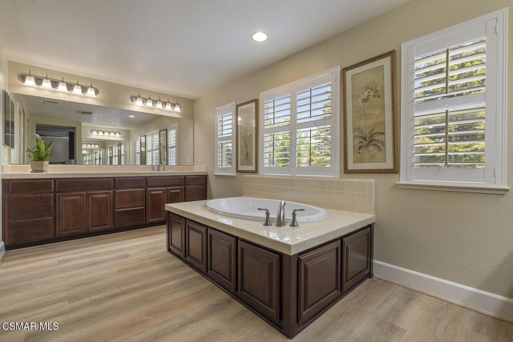 220 Abelia Ln, Patterson, CA 95363