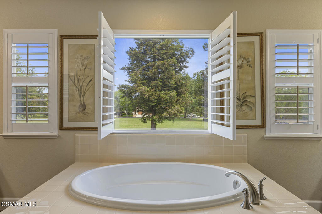 220 Abelia Ln, Patterson, CA 95363