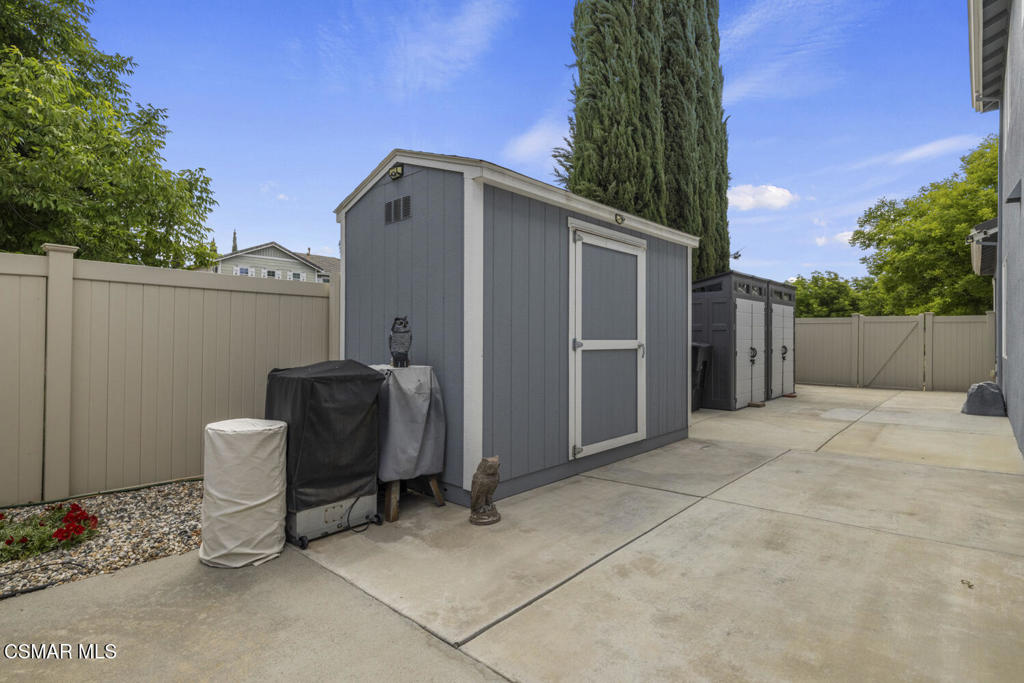220 Abelia Ln, Patterson, CA 95363