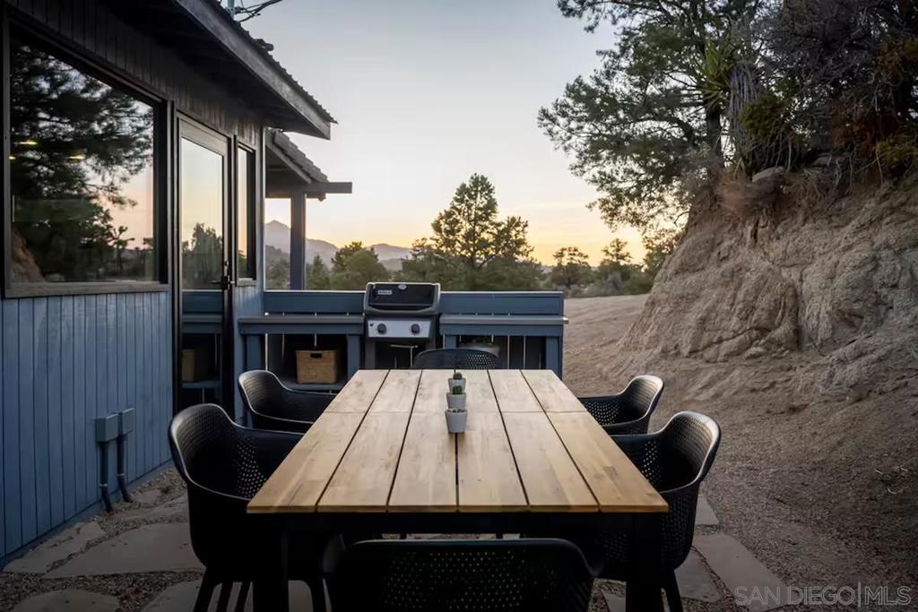 48311 Burns Canyon Rd, Pioneertown, CA 92268