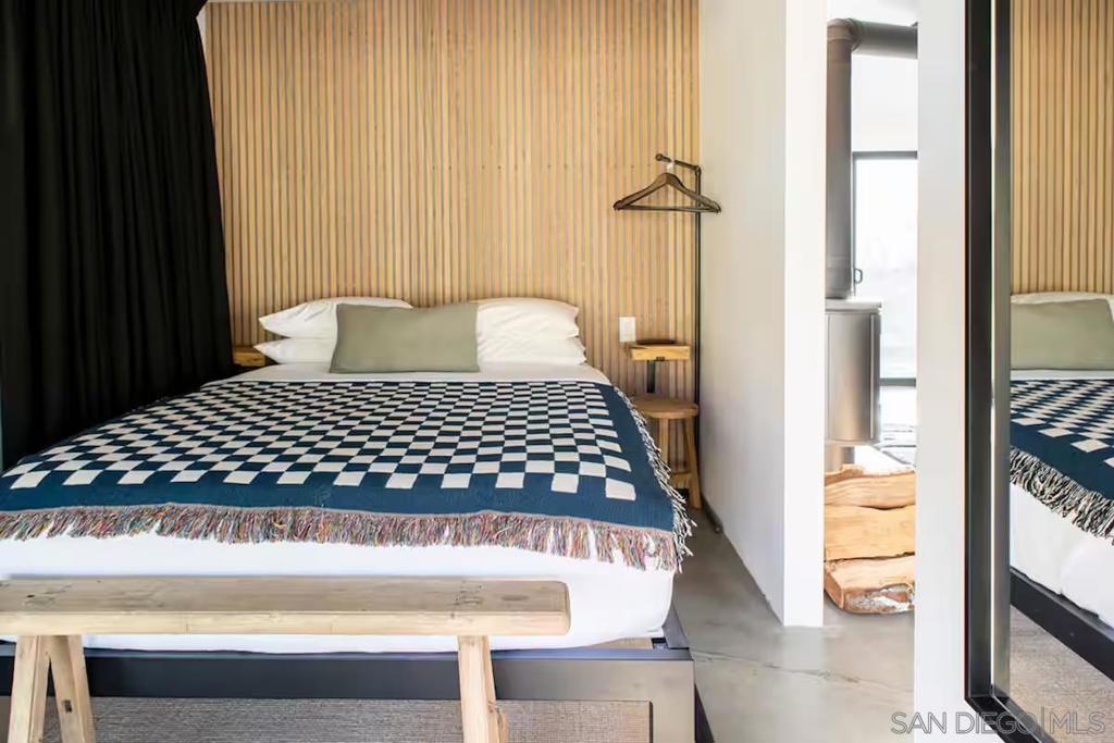 48311 Burns Canyon Rd, Pioneertown, CA 92268