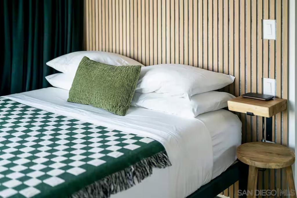 48311 Burns Canyon Rd, Pioneertown, CA 92268