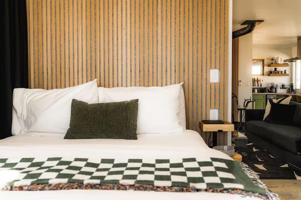 48311 Burns Canyon Rd, Pioneertown, CA 92268