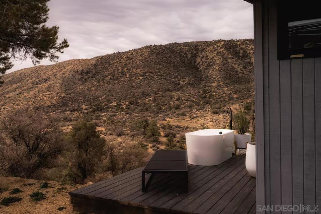 48311 Burns Canyon Rd, Pioneertown, CA 92268